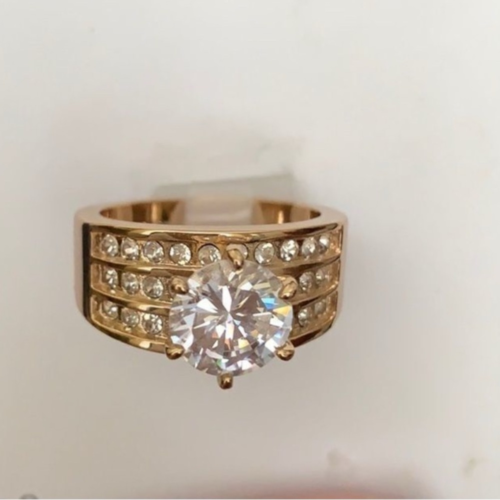 COPY - Size 7 goldtone ring